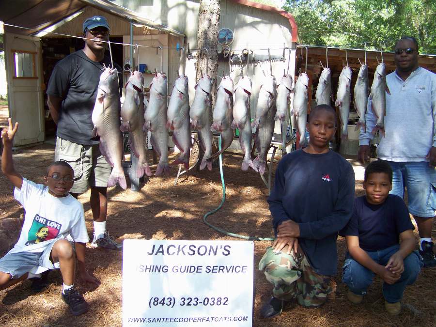 AL, ERIC, AND THERE KIDS SHOW THEIR DAYS CATCH
5-17-08