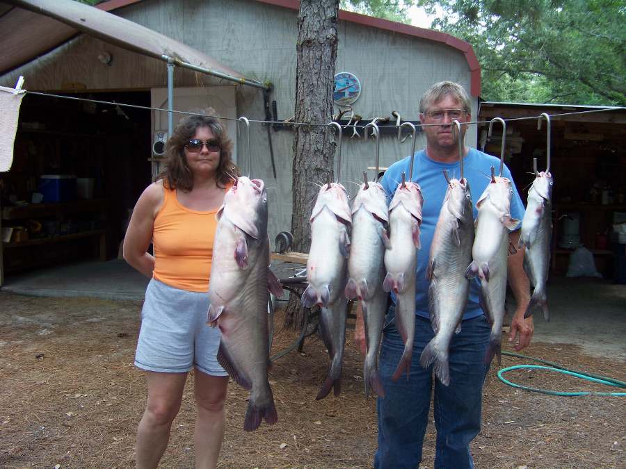 THE ACRES WITH THEIR DAYS CATCH.  VERY HOT, NO WIND, AND NOT MANY FISH.
6-5-08
