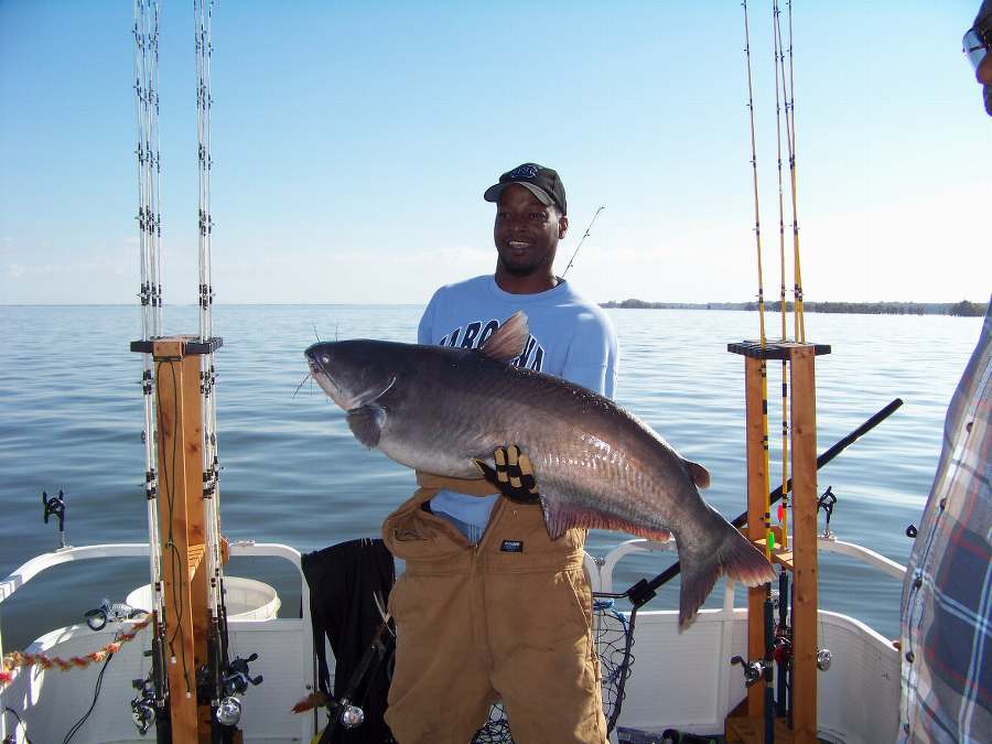 You know it's bad when a church group wants to take pictures of Mr. Bryces' fish so he can tell some lies and have a picture to prove it. LOL! 11-1-08