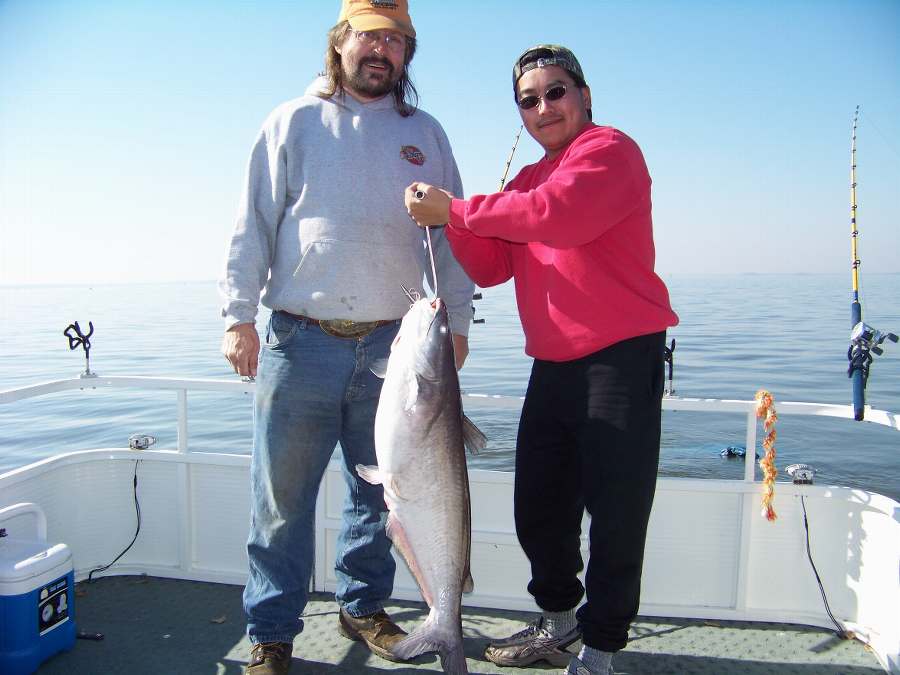 Lee with a 27 pounder!  2-7-09  This was one of 28 fish for the day!