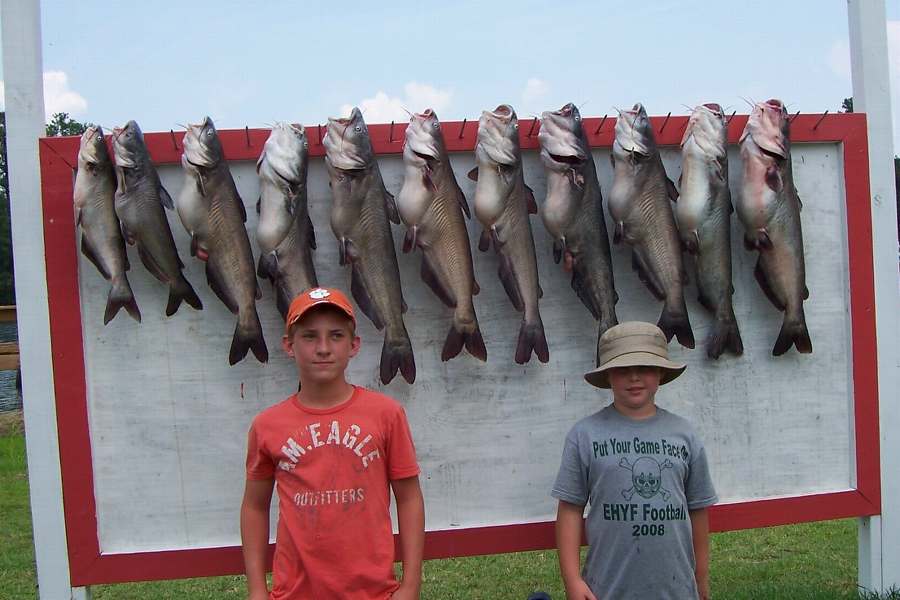 THE BOYS HAVE NEVER CAUGHT FISH LIKE THIS!  7-30-08