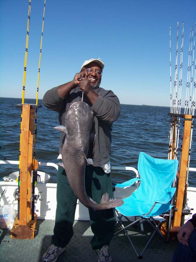 Lamont showing off his 39lb. Lake Moultrie blue! 11-9-08