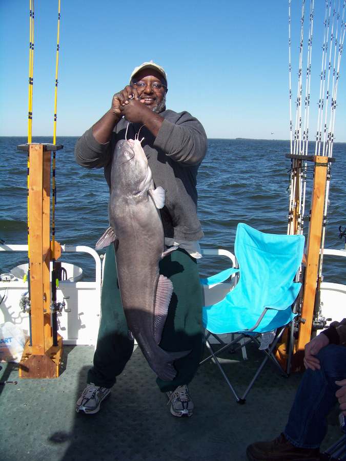 Lamont just wants to show off his 39 pounder one more time!
11-9-08
