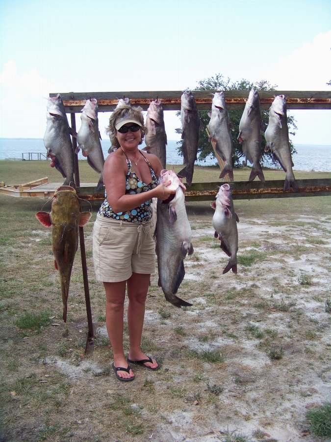 MISS SHONNA SHOWING OFF THE BIGGEST BLUE OF THE DAY             6-13-08